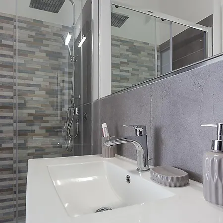 Apartamento Leo'S House Smart Tv & Wi-Fi Campobasso Exterior foto